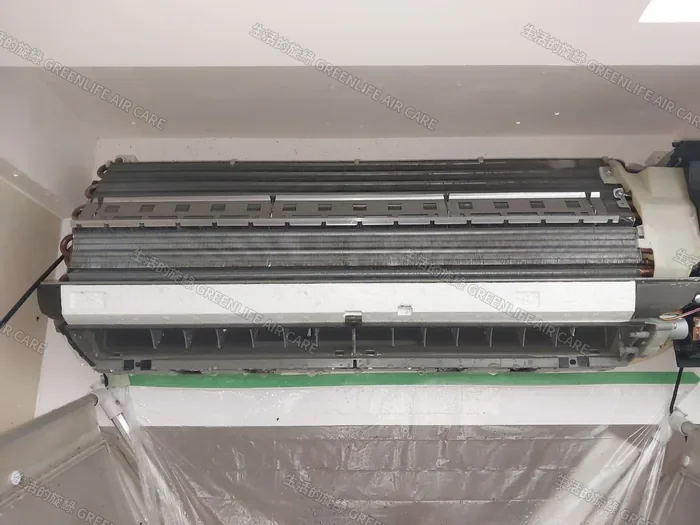 清洗後：同一台冷氣，同一個角度，內部沖洗後